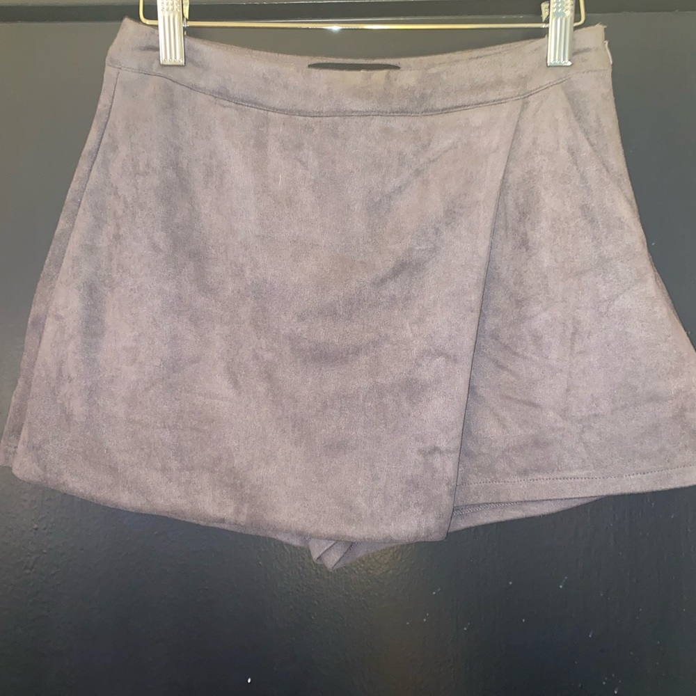 Small suede grey/ stone color skort